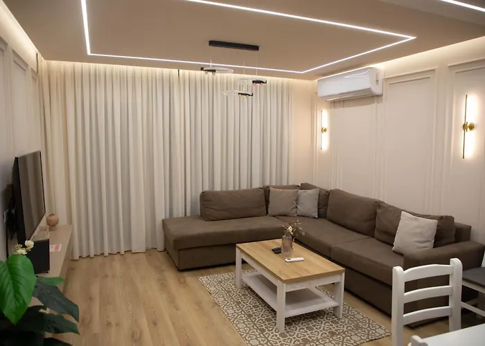 Central Continental Apartment